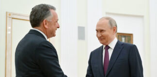 Enviado de Trump para Ucrania usó un intérprete del Kremlin en reuniones con Putin Enviado de Trump para Ucrania usó un intérprete del Kremlin en reuniones con Putin