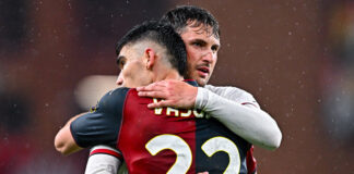 Los mexicanos Santi Giménez y Johan Vásquez se enfrentaron en la Serie A Los mexicanos Santi Giménez y Johan Vásquez se enfrentaron en la Serie A