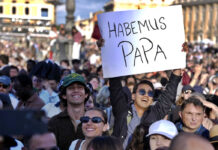 Júbilo en la Capilla Sixtina; el mundo celebra elección de un nuevo Papa en El Vaticano Júbilo en la Capilla Sixtina; el mundo celebra elección de un nuevo Papa en El Vaticano