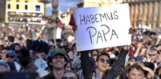 Júbilo en la Capilla Sixtina; el mundo celebra elección de un nuevo Papa en El Vaticano Júbilo en la Capilla Sixtina; el mundo celebra elección de un nuevo Papa en El Vaticano