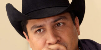 Revocan visa de trabajo de Julión Álvarez; cancela show con sold out en Texas Revocan visa de trabajo de Julión Álvarez; cancela show con sold out en Texas