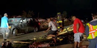 Tornados arrasan en Kentucky y Missouri y dejan al menos 21 muertos Tornados arrasan en Kentucky y Missouri y dejan al menos 21 muertos