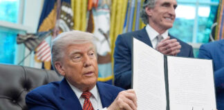 Trump despide a más de 100 funcionarios del Consejo de Seguridad Nacional Trump despide a más de 100 funcionarios del Consejo de Seguridad Nacional