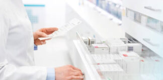 Trump firma orden sobre medicamentos; en 30 días, farmacéuticas deben bajar costos Trump firma orden sobre medicamentos; en 30 días, farmacéuticas deben bajar costos