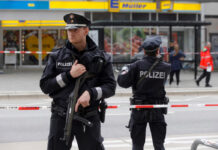 Mujer ataca con cuchillo a transeúntes en Múnich; la atacante fue abatida Mujer ataca con cuchillo a transeúntes en Múnich; la atacante fue abatida