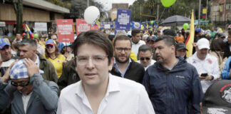 Disparan contra Miguel Uribe Turbay, aspirante presidencial de Colombia Disparan contra Miguel Uribe Turbay, aspirante presidencial de Colombia; hay un detenido