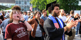 Jueza bloquea veto de Trump a estudiantes internacionales en Harvard Jueza bloquea veto de Trump a estudiantes internacionales en Harvard