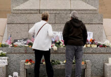 FBI ofrece recompensa por sospechoso de balear a dos legisladores de Minnesota FBI ofrece recompensa por sospechoso de balear a dos legisladores de Minnesota