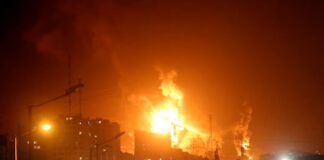 Explotan coches bomba en zonas residenciales y cuarteles policiales en Teherán Explotan coches bomba en zonas residenciales y cuarteles policiales en Teherán