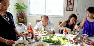 Hmong y somalíes en Minnesota preocupados por la prohibición de viajes de Trump Hmong y somalíes en Minnesota preocupados por la prohibición de viajes de Trump