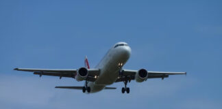 Estados Unidos ofrece evacuar a sus ciudadanos en Israel con aviones y barcos Estados Unidos ofrece evacuar a sus ciudadanos en Israel con aviones y barcos