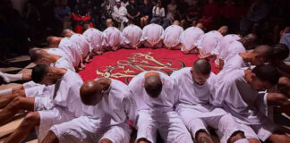 Desfile de moda en París exhibe prisioneros sometidos; “glorifica a criminales”, dice Bukele Desfile de moda en París exhibe prisioneros sometidos; "glorificar a criminales", dice Bukele