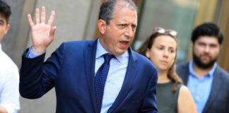 Agentes del ICE arrestan a candidato a alcalde de Nueva York que defendía a inmigrantes Agentes del ICE arrestan a candidato a alcalde de Nueva York que defendía a inmigrantes