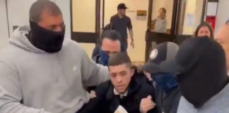 ICE arresta a migrante al salir de Corte de Migración en Nueva York ICE arresta a migrante al salir de Corte de Migración en Nueva York