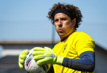 Guillermo Ochoa es ‘borrado’ por el AVS de Portugal tras salvarse del descenso Guillermo Ochoa es 'borrado' por el AVS de Portugal tras salvar la categoría