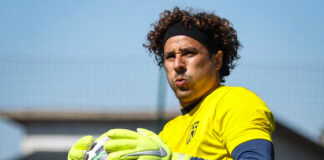 Guillermo Ochoa es ‘borrado’ por el AVS de Portugal tras salvarse del descenso Guillermo Ochoa es 'borrado' por el AVS de Portugal tras salvar la categoría