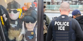 Redadas migratorias: Lanzan a la venta piñatas de agentes de ICE y se viralizan Redadas migratorias: Lanzan a la venta piñatas de agentes de ICE y se viralizan