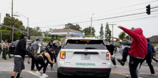 Redadas del ICE contra hispanos en Los Ángeles desatan protestas y enfrentamientos Redadas del ICE contra hispanos en Los Ángeles desatan protestas y enfrentamientos