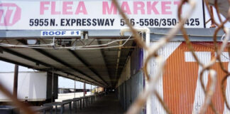 La Pulga de Brownsville cerró el domingo ante temor por presencia del ICE La Pulga de Brownsville cerró el domingo ante temor por presencia del ICE