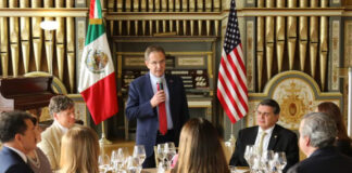 Reunión entre congresistas de EEUU y México retoma diálogo sobre impuesto a remesas Reunión entre congresistas de EEUU y México retoma diálogo sobre impuesto a remesas
