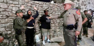 “No se tolerará la anarquía en Texas”, dice Greg Abbott y despliega la Guardia Nacional "No se tolerará la anarquía en Texas", dice Greg Abbott y despliega la Guardia Nacional