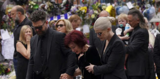 El mundo despide a Ozzy Osbourne e Birmingham con emotivo cortejo fúnebre El mundo despide a Ozzy Osbourne e Birmingham con emotivo cortejo fúnebre