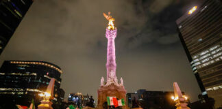 Afición mexicana festeja en el Ángel de la Independencia el campeonato de Copa Oro Afición mexicana festeja en el Ángel de la Independencia el campeonato de Copa Oro