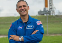 Anil Menon, nativo de Minnesota, fija rumbo hacia la Estación Espacial Internacional Anil Menon, nativo de Minnesota, fija rumbo hacia la Estación Espacial Internacional