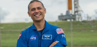 Anil Menon, nativo de Minnesota, fija rumbo hacia la Estación Espacial Internacional Anil Menon, nativo de Minnesota, fija rumbo hacia la Estación Espacial Internacional