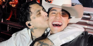 Fanáticos reaccionan al ver a Christian Nodal con signos de ebriedad en el escenario Fanáticos reaccionan al ver a Christian Nodal con signos de ebriedad en el escenario