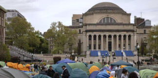Columbia recibe aviso de que su acreditación como universidad “estaría en peligro” Columbia recibe aviso de que su acreditación como universidad "estaría en peligro"