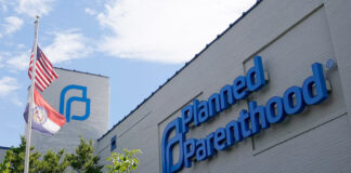 Jueza impide al gobierno de Trump bloquear fondos a las clínicas Planned Parenthood Jueza impide al gobierno de Trump bloquear fondos a las clínicas Planned Parenthood