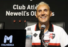 Hinchas de Newells insultan a Keylor Navas previo a llegar a Pumas: “No estás en Costa Rica” Hinchas de Newells insultan a Keylor Navas previo a llegar a Pumas: "No estás en Costa Rica"