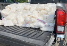 Dos latinos enfrentan enfrentan cargos federales por intento de distribuir 900 libras de metanfetamina Dos latinos enfrentan enfrentan cargos federales por intento de distribuir 900 libras de metanfetamina