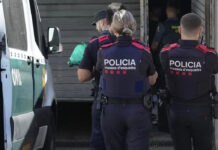 Prisión provisional al líder de Deport Them Now por instigar cacería de migrantes España Prisión provisional al líder de Deport Them Now por instigar cacería de migrantes España