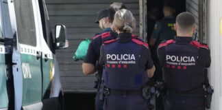 Prisión provisional al líder de Deport Them Now por instigar cacería de migrantes España Prisión provisional al líder de Deport Them Now por instigar cacería de migrantes España