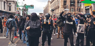 Contienen actos vandálicos en la marcha contra la gentrificación en CDMX Contienen actos vandálicos en la marcha contra la gentrificación en CDMX