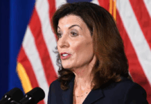 Tras tiroteo en Nueva York, gobernadora pide al Congreso prohibir las armas de asalto Tras tiroteo en Nueva York, gobernadora pide al Congreso prohibir las armas de asalto