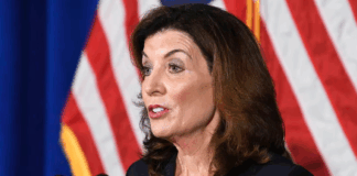 Tras tiroteo en Nueva York, gobernadora pide al Congreso prohibir las armas de asalto Tras tiroteo en Nueva York, gobernadora pide al Congreso prohibir las armas de asalto