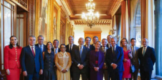 Sheinbaum se reúne con empresarios: “Vamos a apretar Plan México para que avance” Sheinbaum se reúne con empresarios; "vamos a apretar Plan México para que avance", afirman