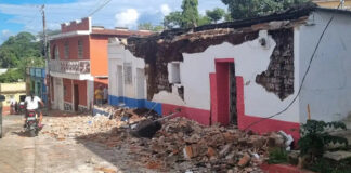 Fuertes sismos de 5.6 y 5.3 de magnitud sacuden Guatemala; evacuan edificios Fuertes sismos de 5.6 y 5.3 de magnitud sacuden Guatemala; evacuan edificios