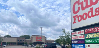 Tirador se balacea con oficiales dentro de Aldi antes de huir a Cub Foods Tirador se balacea con oficiales dentro de Aldi antes de huir a Cub Foods