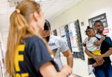 Donald Trump premia con bonos a agentes migratorios en cacería de migrantes Donald Trump premia con bonos a agentes migratorios en cacería de migrantes