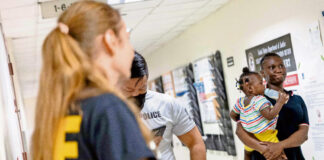 Donald Trump premia con bonos a agentes migratorios en cacería de migrantes Donald Trump premia con bonos a agentes migratorios en cacería de migrantes