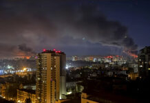 Ataques “atroces” de Rusia a Kiev amenazan planes de paz de Trump, dice enviado especial Ataques "atroces" de Rusia a Kiev amenazan planes de paz de Trump, dice enviado especial