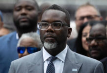 Chicago no colaborará con agentes federales ante la posible militarización de Trump Chicago no colaborará con agentes federales ante la posible militarización de Trump