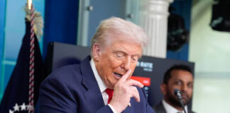 Hombre se declara culpable de amenazar a Donald Trump en Facebook Hombre se declara culpable de amenazar a Donald Trump en Facebook