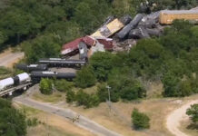 Descarrilan 35 vagones de tren de Union Pacific cerca de Gordon, Texas; no hay heridos Descarrilan 35 vagones de tren de Union Pacific cerca de Gordon, Texas; no hay heridos