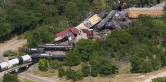 Descarrilan 35 vagones de tren de Union Pacific cerca de Gordon, Texas; no hay heridos Descarrilan 35 vagones de tren de Union Pacific cerca de Gordon, Texas; no hay heridos