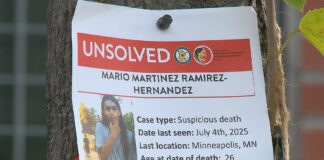 Un mes después del tiroteo mortal, una familia de Minneapolis sigue buscando respuestas Un mes después del tiroteo mortal, una familia de Minneapolis continúa buscando respuestas